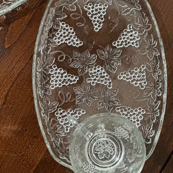 Vintage Grape Cluster design Snack serving Plates with Cups a of 8 pieces - Picture 10 of 11